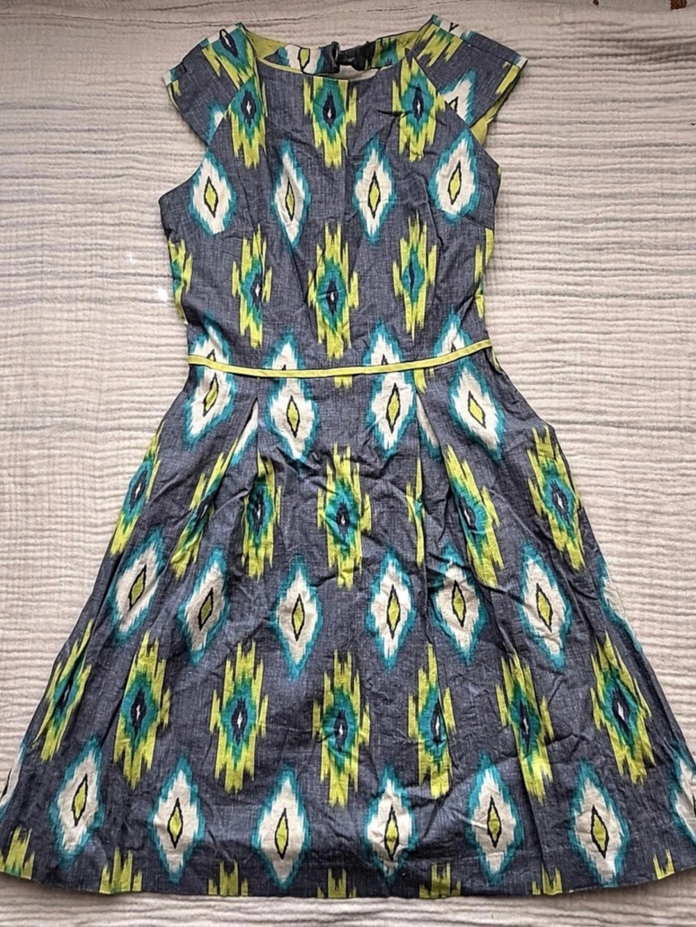 Tahari Arthur Levine Geometric Midi Dress Gray & Green Size 2 Petite